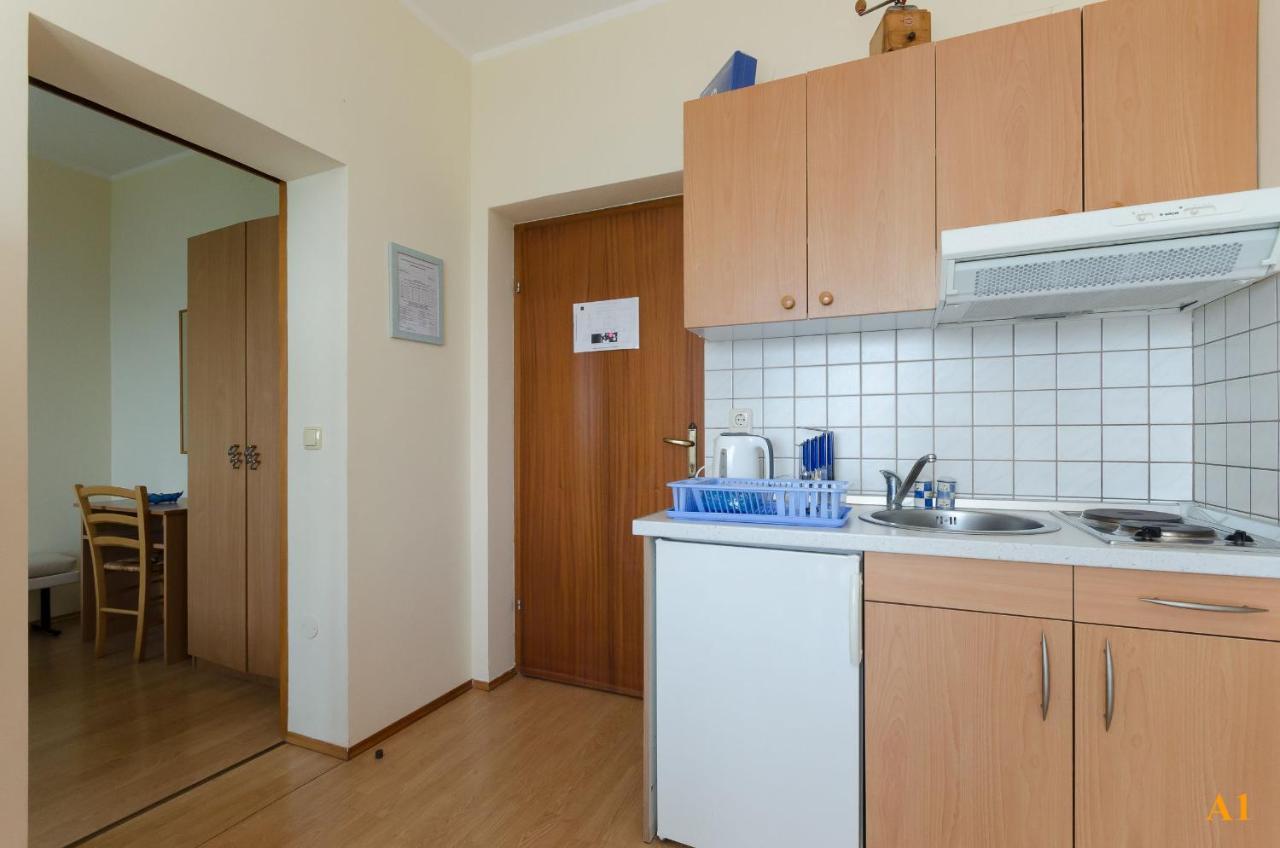 Apartments And Room Drazen Novi Vinodolski Exterior foto
